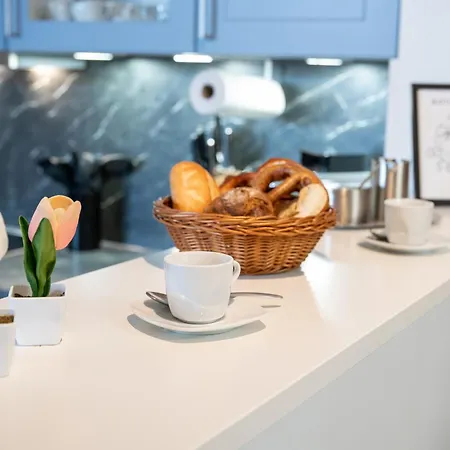 Sevenhills - Mit Privater Sauna, Balkon Und 3 Kingsize-zimmern, Bahnhofsnah *