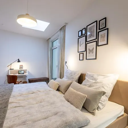 Sevenhills - Mit Privater Sauna, Balkon Und 3 Kingsize-zimmern, Bahnhofsnah شقة