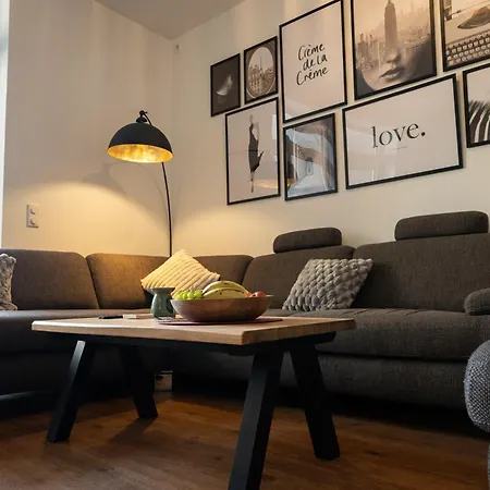 Lägenhet Sevenhills - Mit Privater Sauna, Balkon Und 3 Kingsize-zimmern, Bahnhofsnah