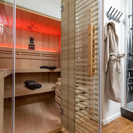 Sevenhills - Mit Privater Sauna, Balkon Und 3 Kingsize-zimmern, Bahnhofsnah Lägenhet